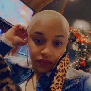 Meet your Posher, Camille